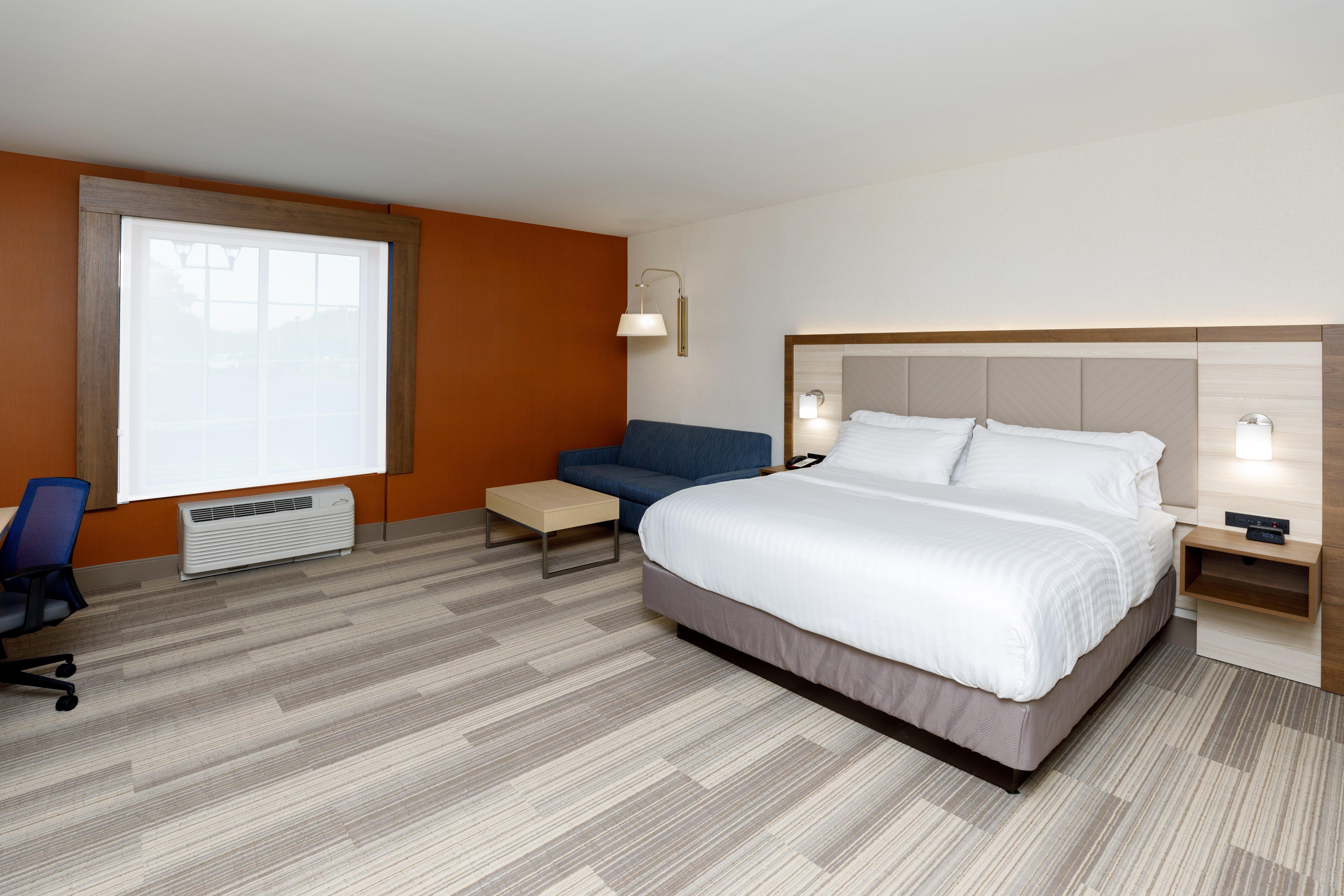 Express & - By Ihg