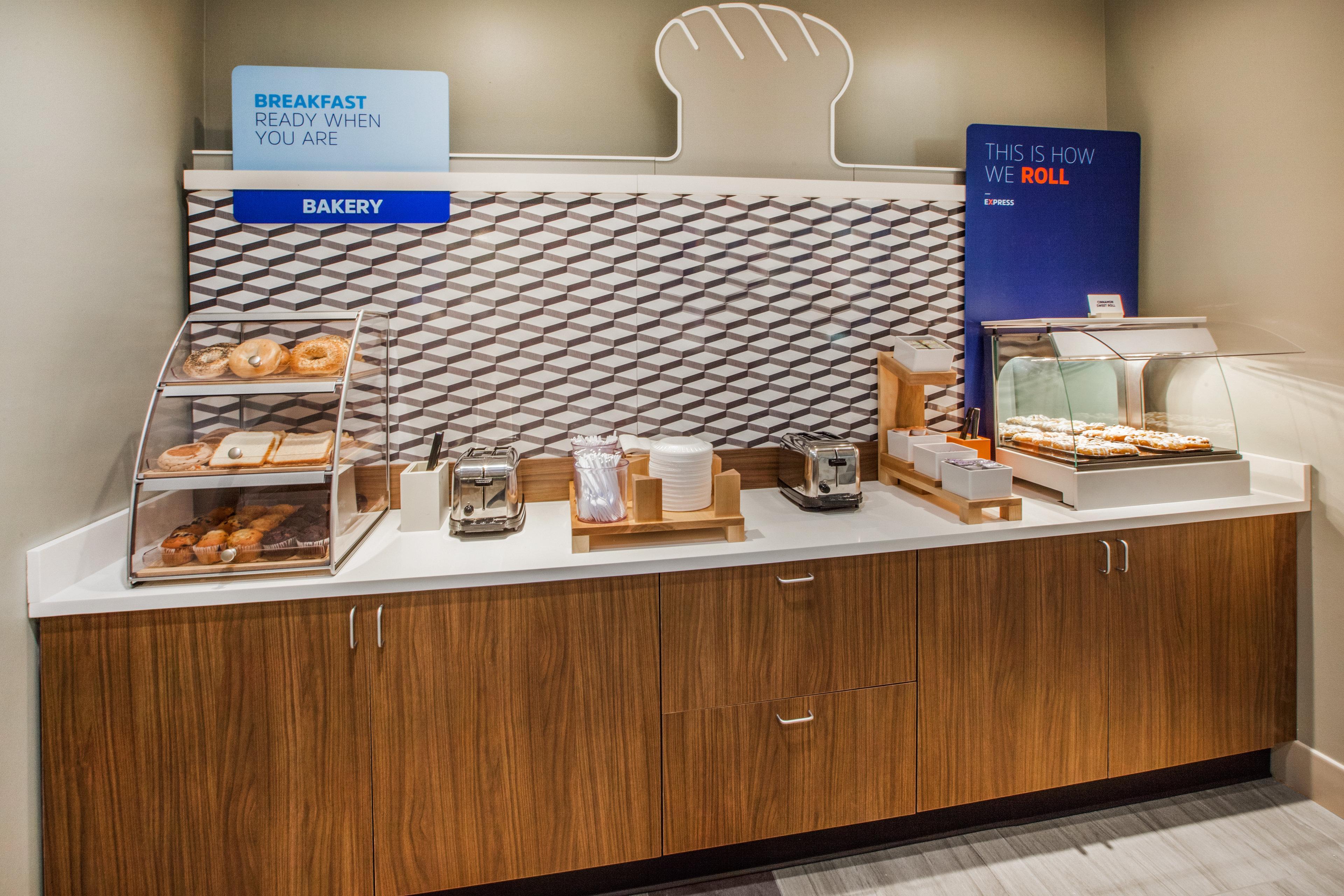 Hotel Express & - By Ihg Sturbridge