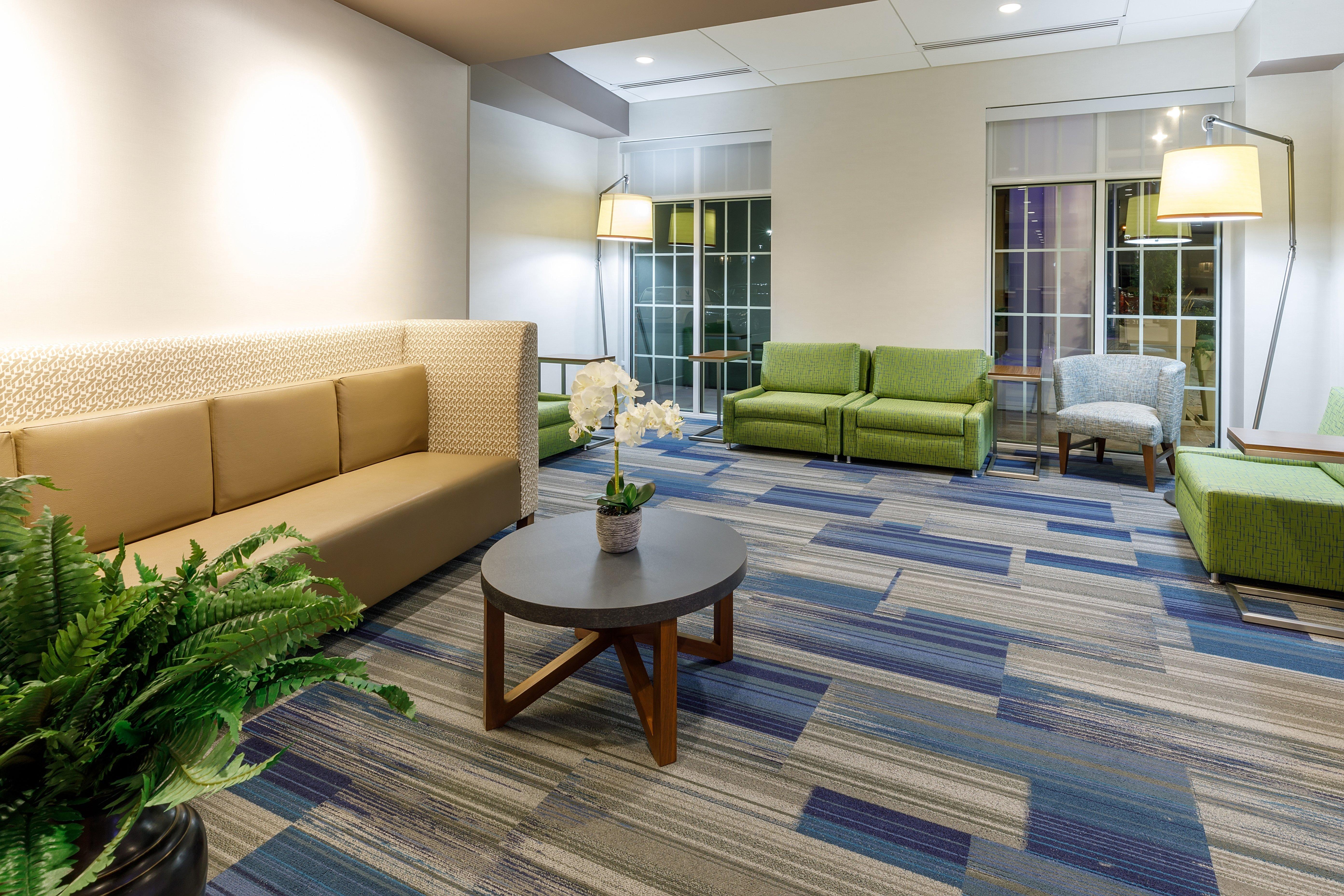 Hotel Express & - By Ihg Sturbridge