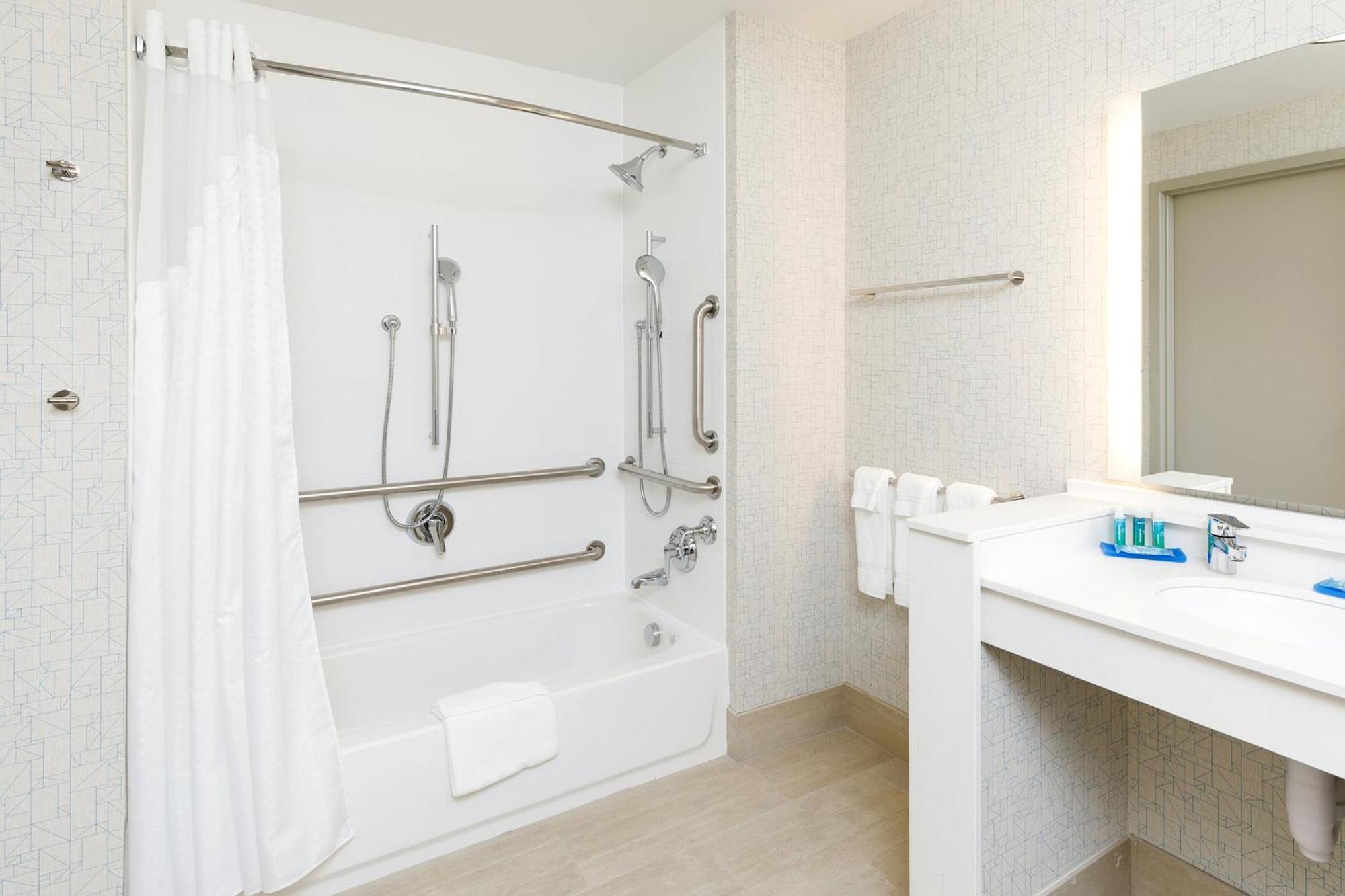 Express & - By Ihg 3*