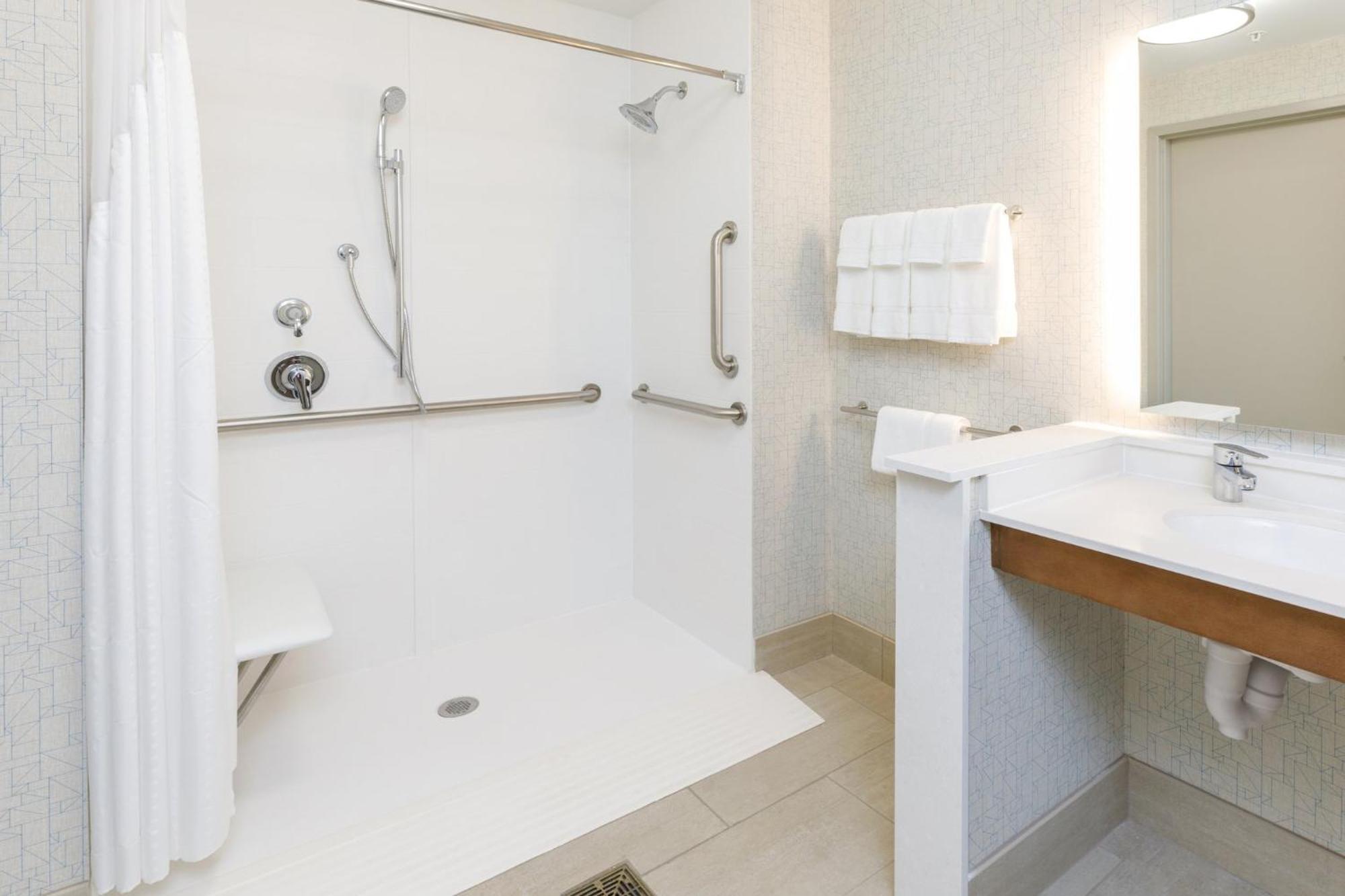 Hotel Express & - By Ihg 3*