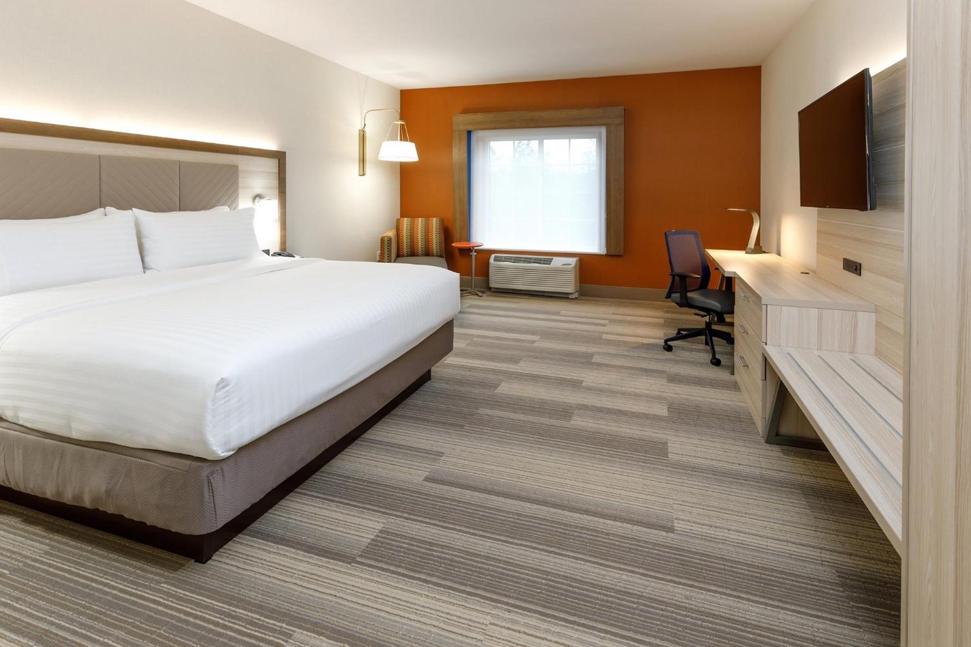 Express & - By Ihg