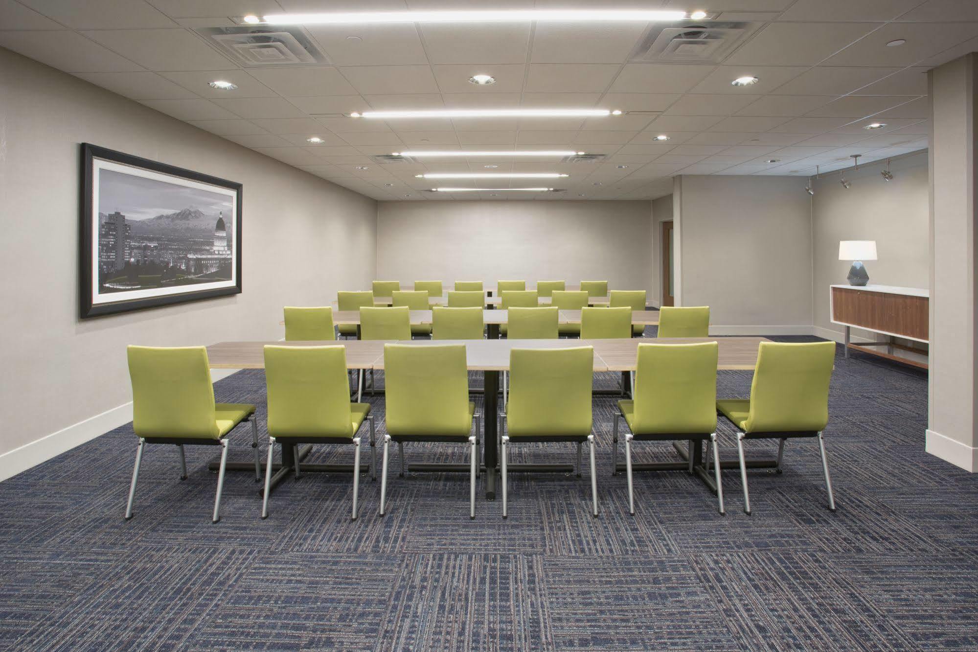 Hotel Express & - By Ihg Sturbridge